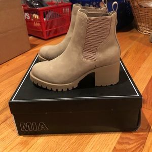 MIA Boots size 6.5. Style: Jonna. Color: Sahara Retro.